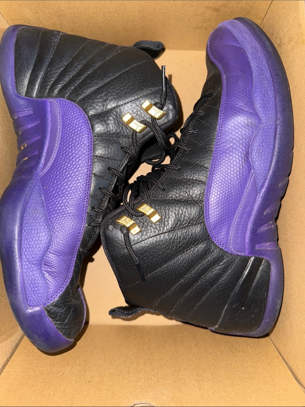 Jordan Men's Black and Purple Retro Basketball Shoes